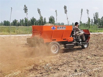 北源機(jī)械大型禽畜糞污施肥罐車 助力綠色農(nóng)業(yè)的還田利器