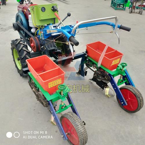 施肥機(jī)械 現(xiàn)代農(nóng)業(yè)的精準(zhǔn)養(yǎng)分管理利器